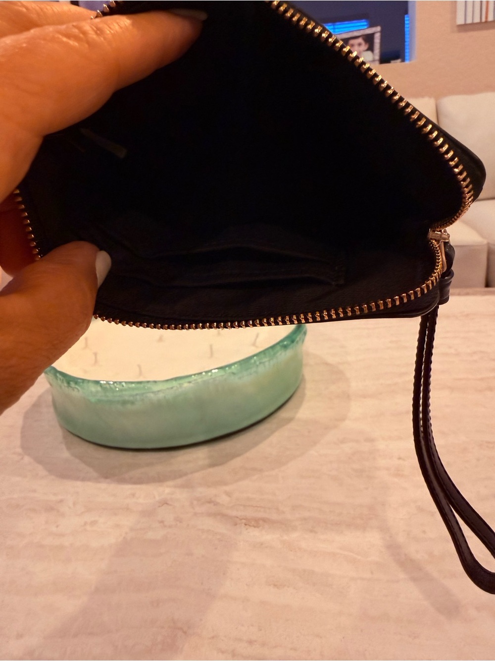 Coach Cream Heart & Red Dot Wristlet - Picture 4 of 5